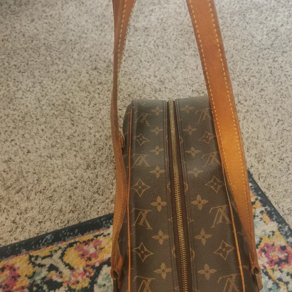 Louis Vuitton Monogram Canvas City Size GM - Picture 8 of 14